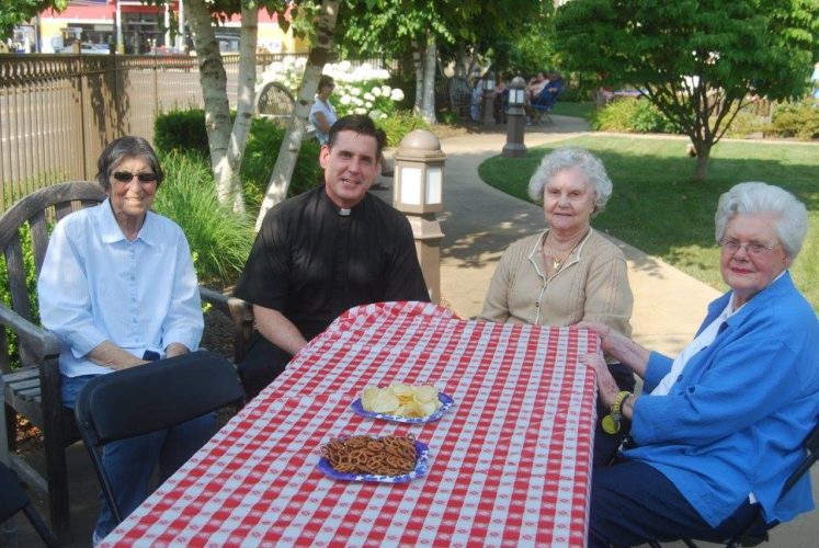 Welty Residents and Guests Enjoy Summer Garden Party